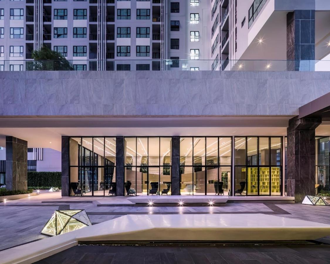 The Base Central Pattaya By Wwc Exterior photo