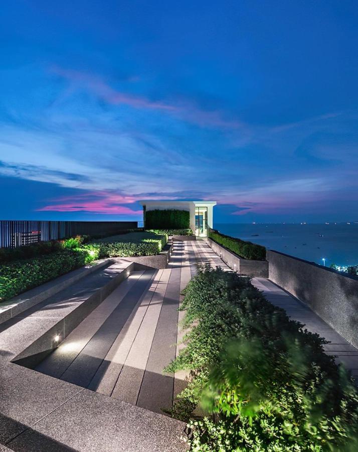 The Base Central Pattaya By Wwc Exterior photo